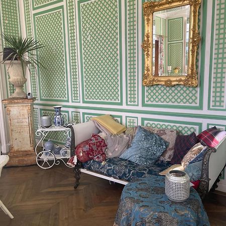 Chateau De Freschines Villefrancoeur Bagian luar foto